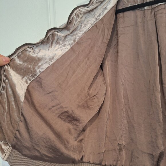 Free people Ruched crushed velvet bomber jacket pink cream size L/G - Picture 5 of 9